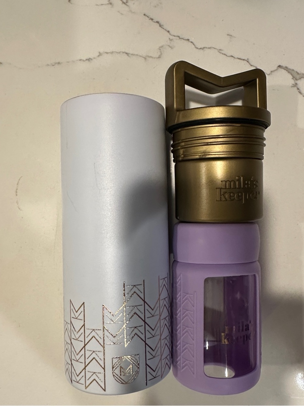 Milas Keeper ! Like new ! Glass bottle and Breast Milk Travel cooler.